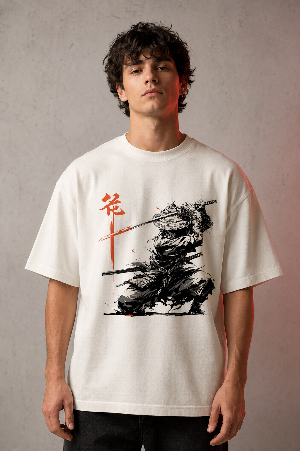 Ronin Strike off-white T-shirt på modell